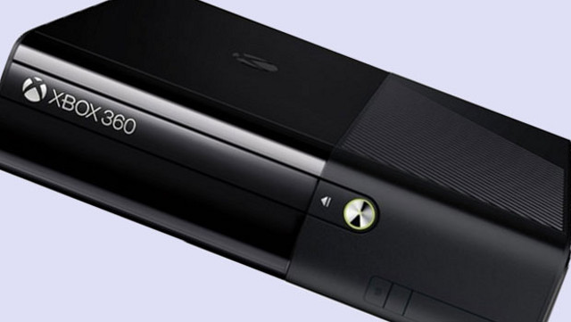Unboxing the Xbox 360 Super-Slim 